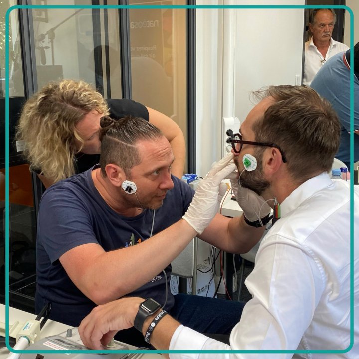 Travaux pratiques en binôme pendant la formation Occlusal Overview